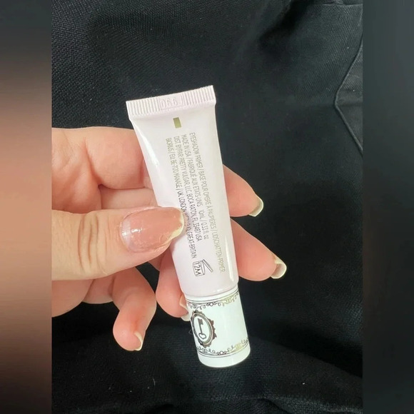 Pretty Vulgar Eyeshadow Primer - Picture 2 of 3